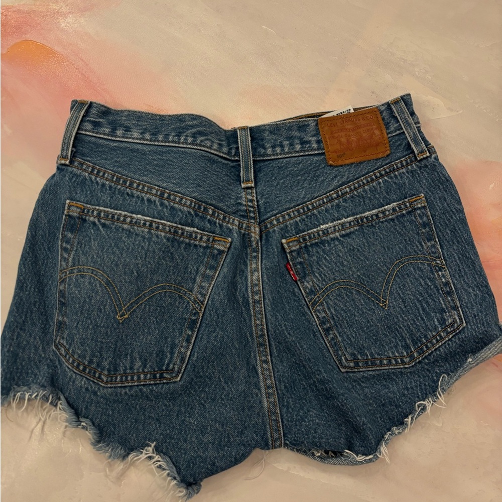 LEVI shorts size 25